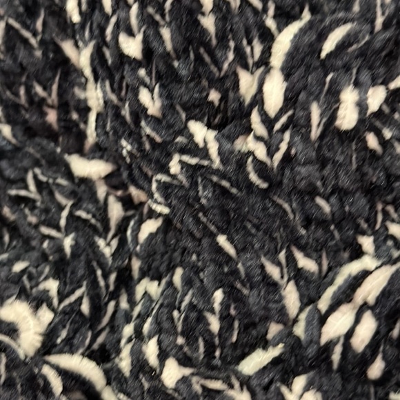 Torrid Hat Beanie Black White Marled Ribbed Knit Faux Fur Pom Pom Winter OS NWOT - Picture 8 of 9